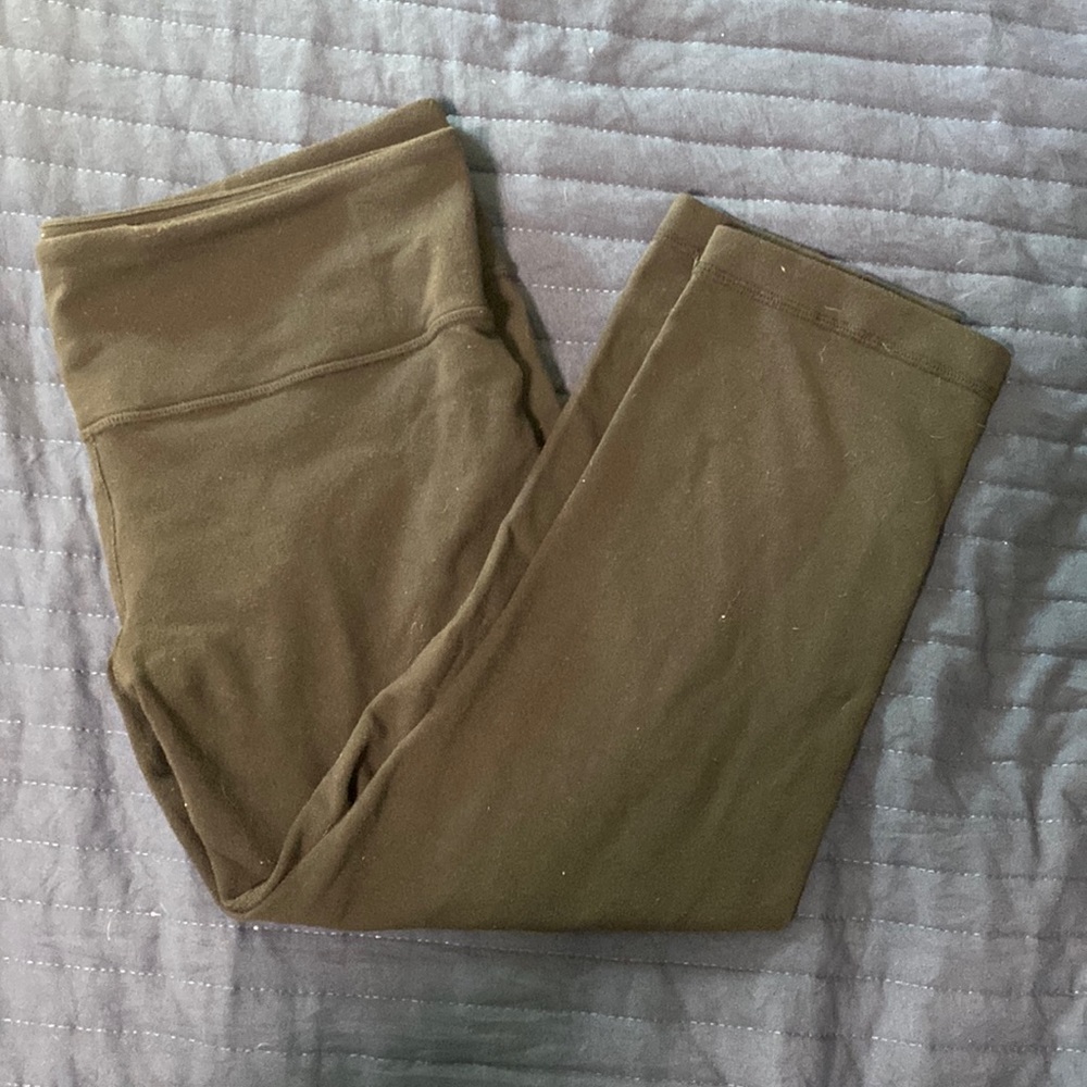 Used lululemon capris
